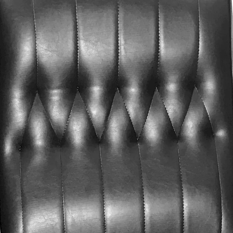 Fauteuil moderne de style médiéval - 65,4 cm de large x 80,0 cm de profondeur x 99,1 cm de haut