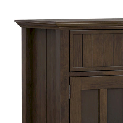 Buffet de style transitionnel en bois massif, 152 cm de large, couleur brun foncé